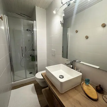 La Piloselle - Moderne Mae-2421 Apartment
